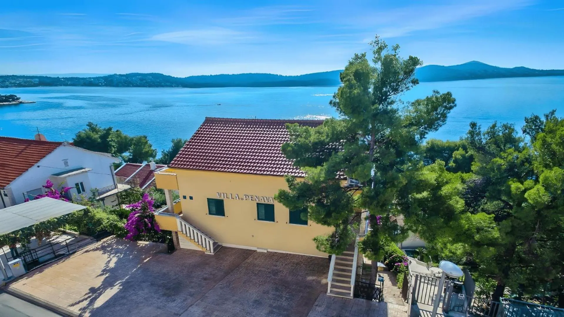 Villa Penava, Private Beach, Pool And 7Min To トロギール