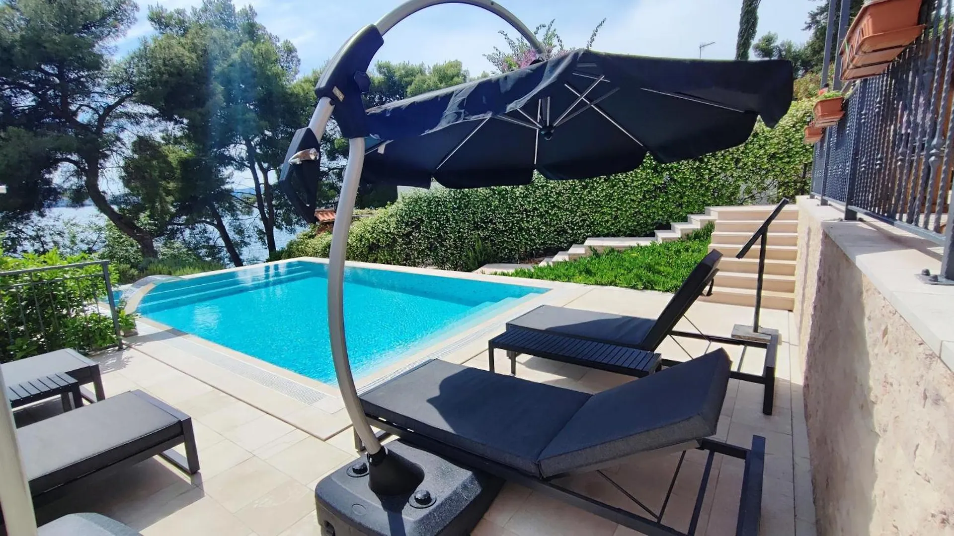 Villa Penava, Private Beach, Pool And 7Min To トロギール アパートホテル