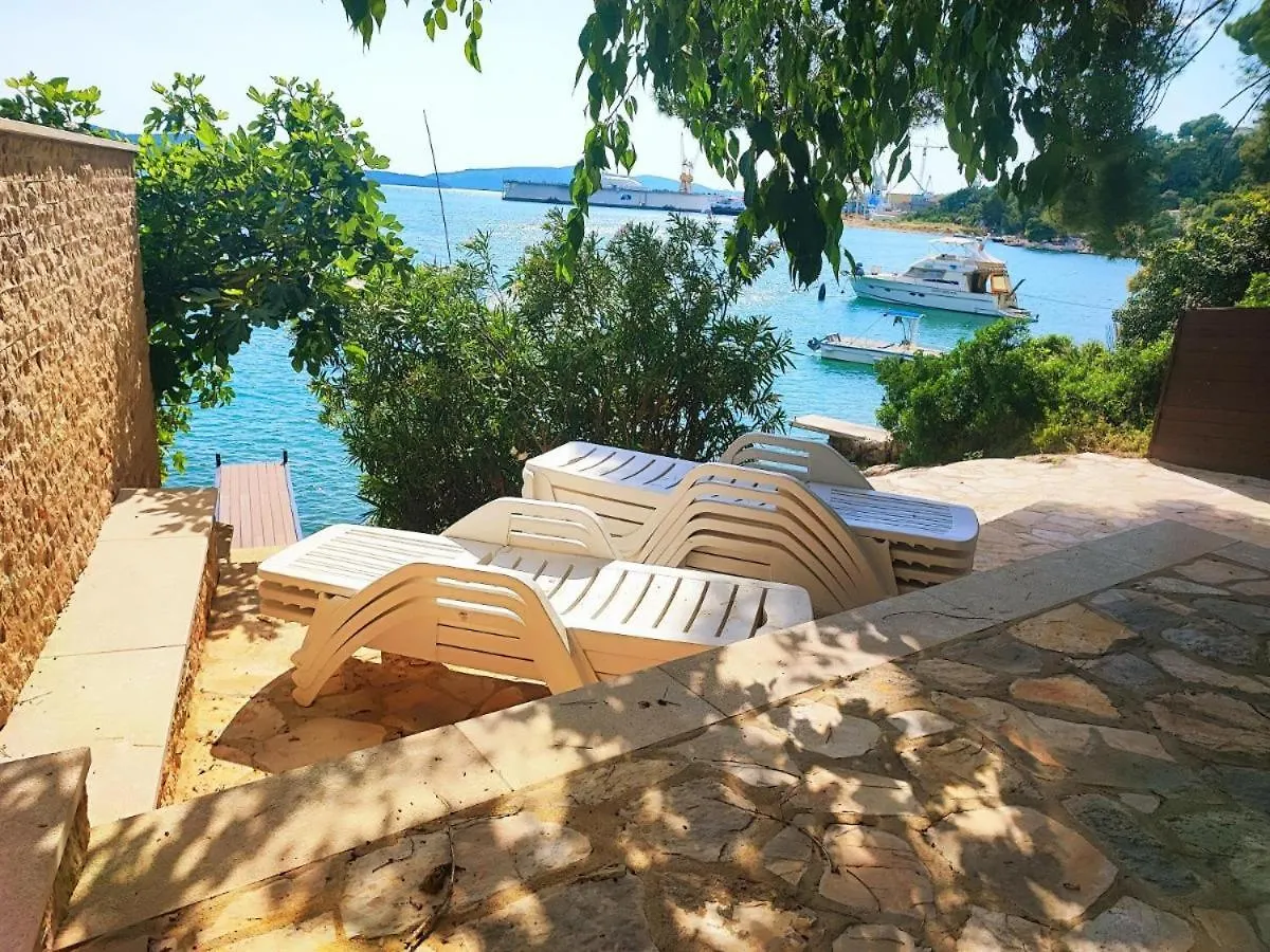 Villa Penava, Private Beach, Pool And 7Min To トロギール