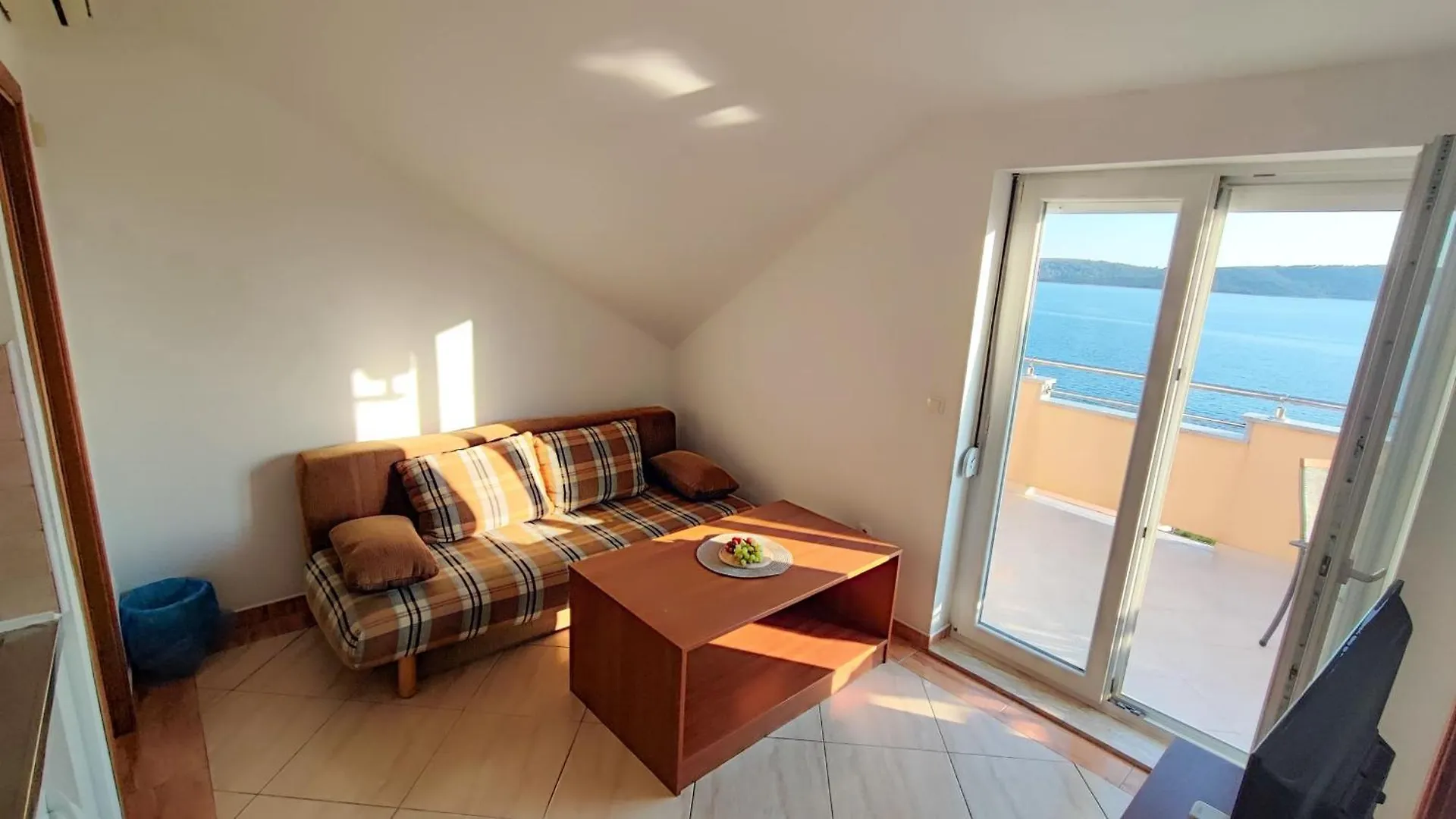 Lägenhetshotell Villa Penava, Private Beach, Pool And 7Min To Trogir