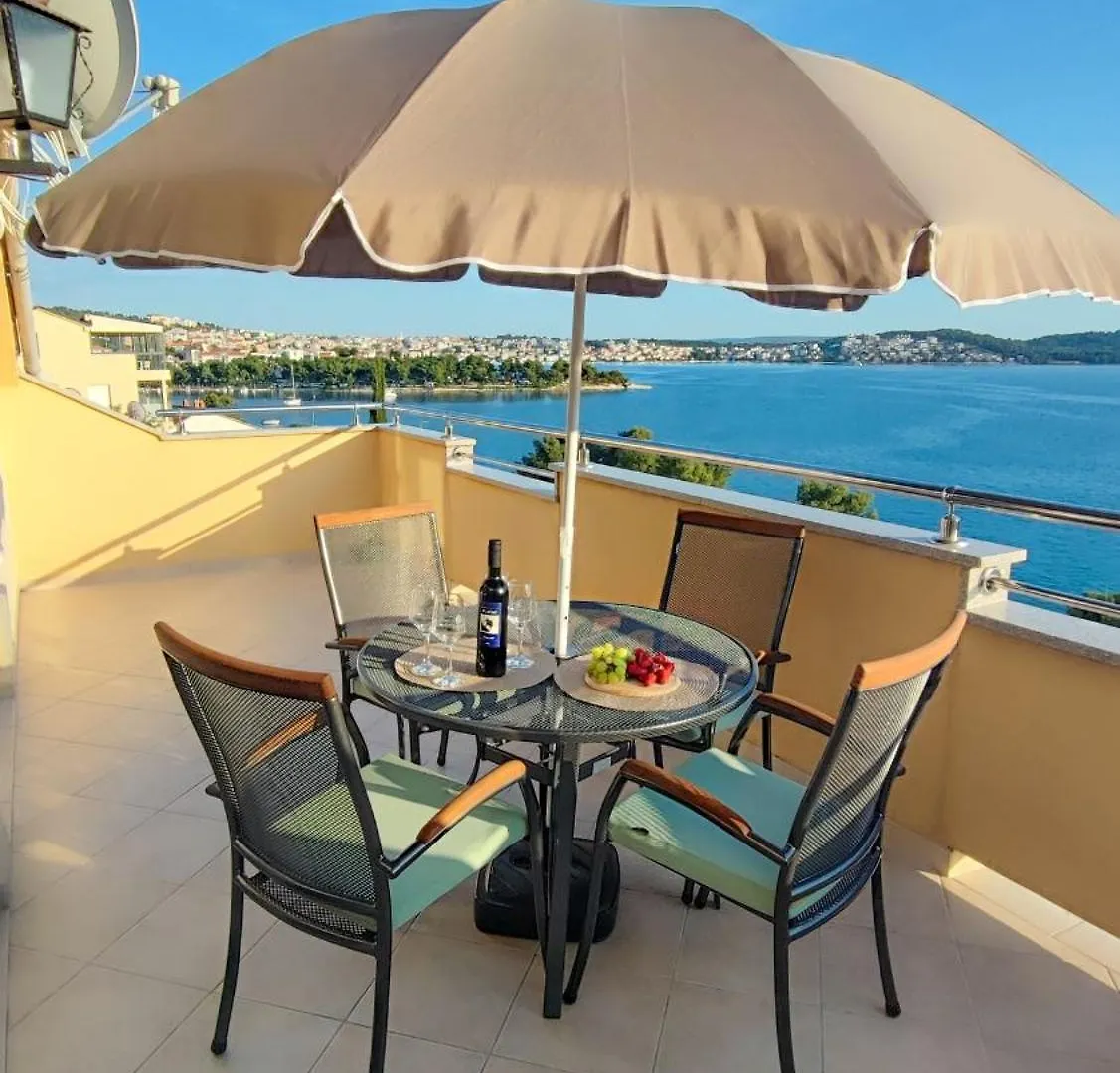 Villa Penava, Private Beach, Pool And 7Min To Trogir Kroatien