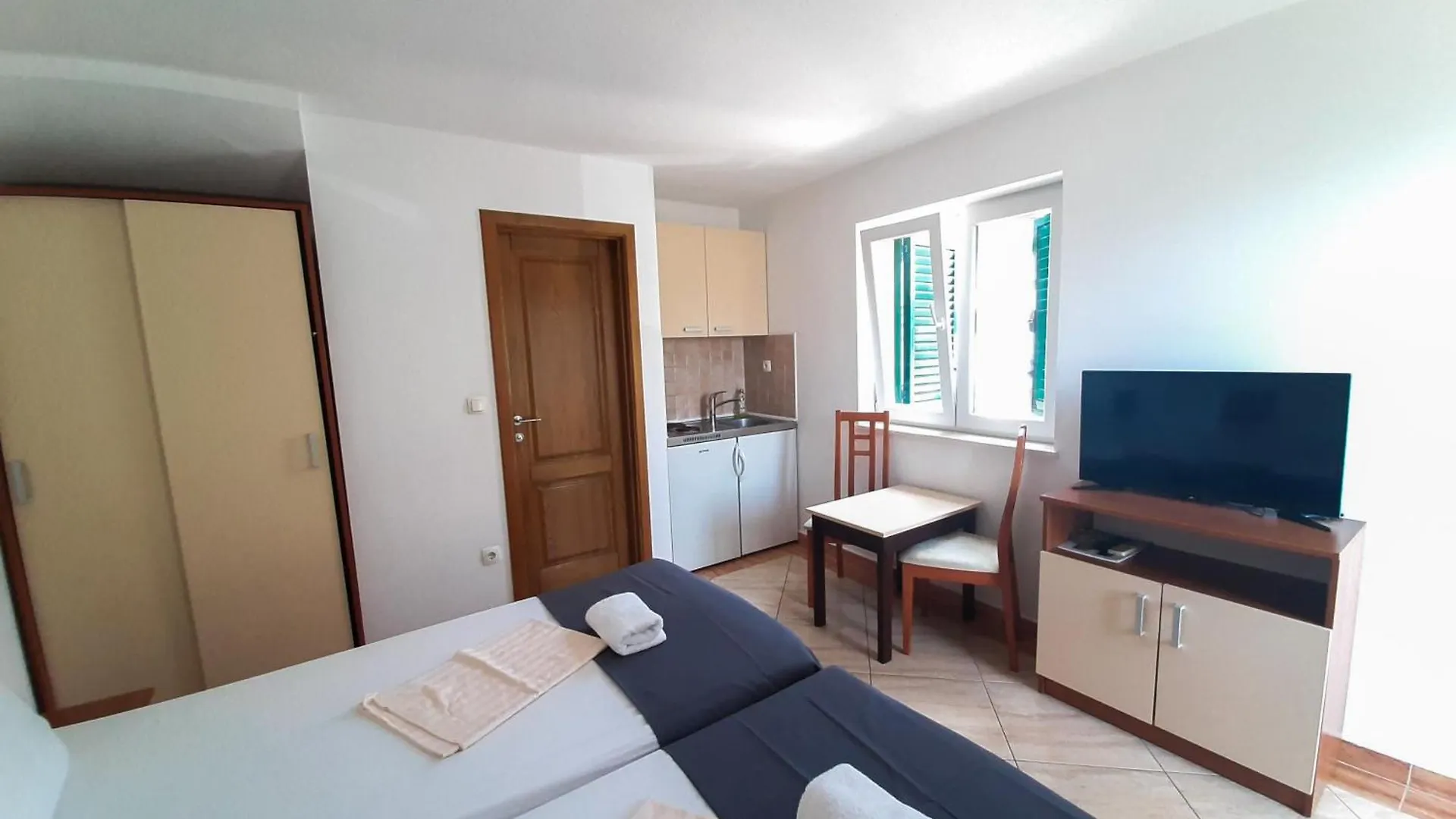 Villa Penava, Private Beach, Pool And 7Min To Trogir 0*,  Kroatien