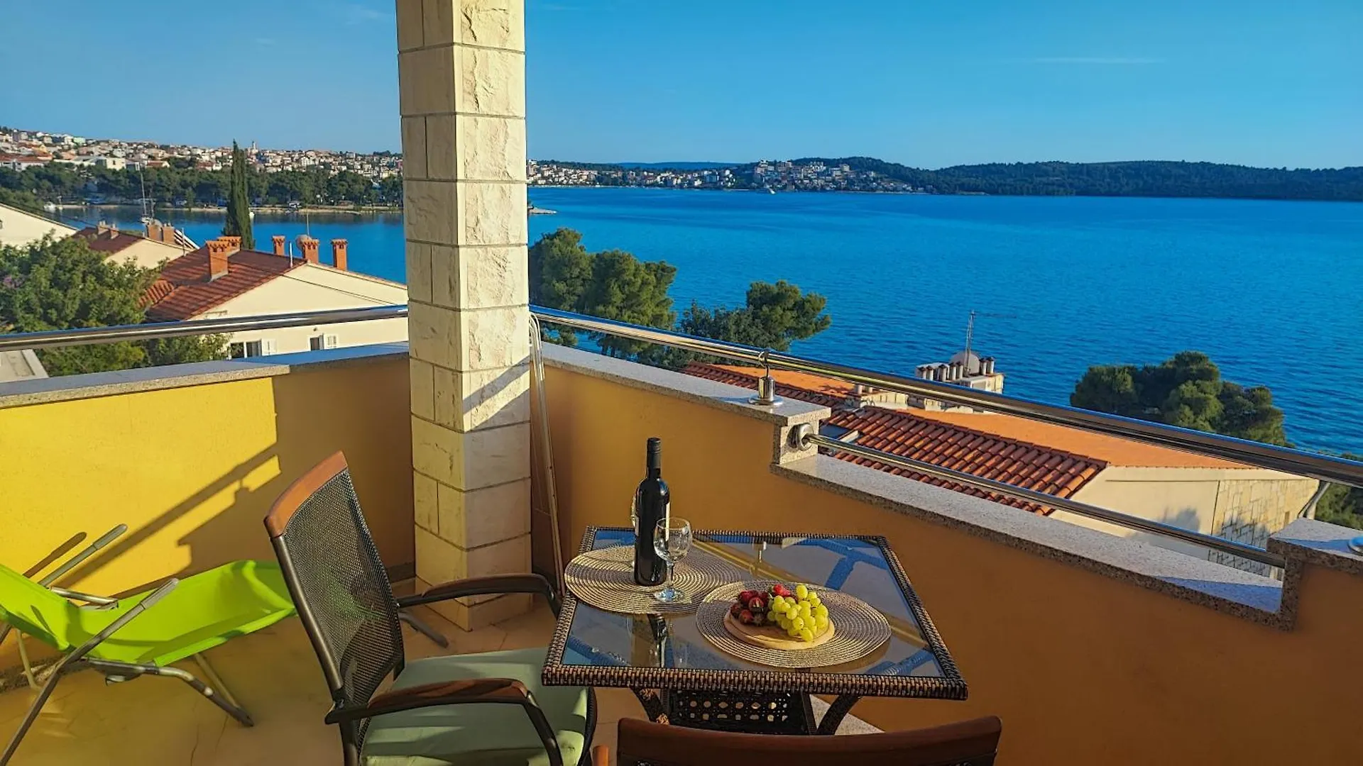 Lägenhetshotell Villa Penava, Private Beach, Pool And 7Min To Trogir