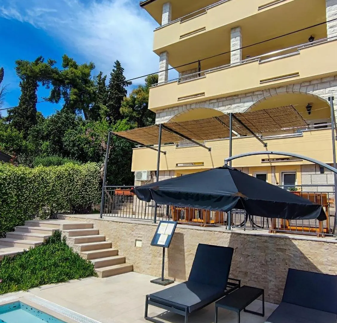 Lägenhetshotell Villa Penava, Private Beach, Pool And 7Min To Trogir Kroatien
